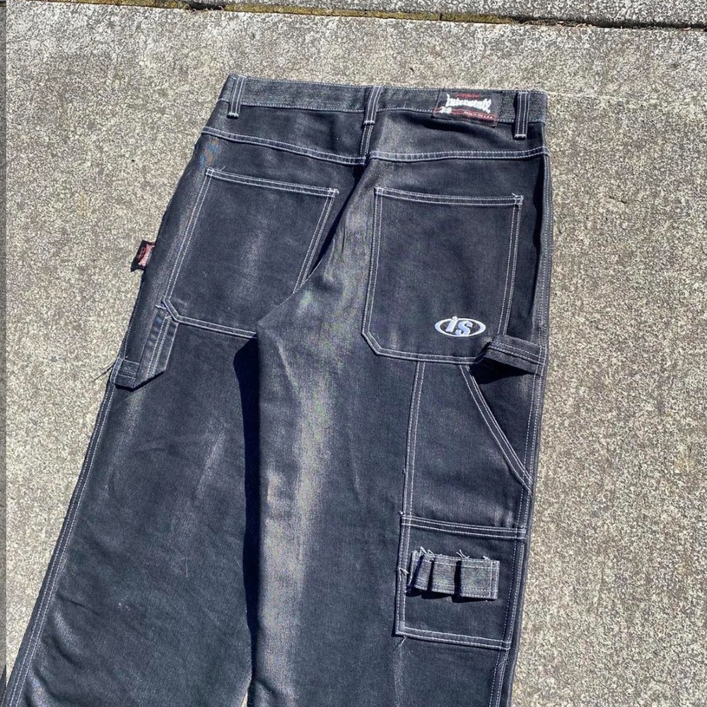 black white stitch carpenter Interstates